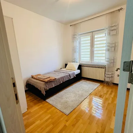 Urban Apartment *
